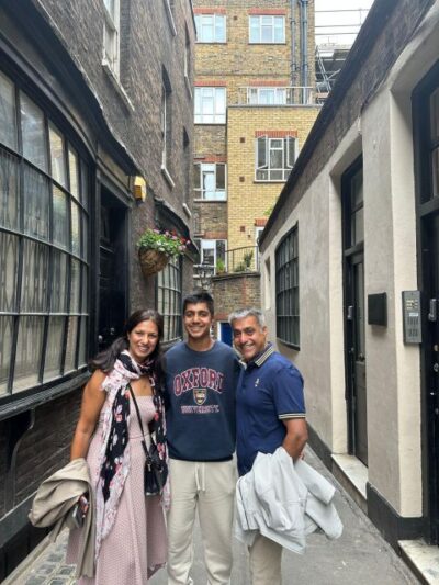 London: Guided Harry Potter Tour - Meeting at Palace Theatre and starting with “movie mode”