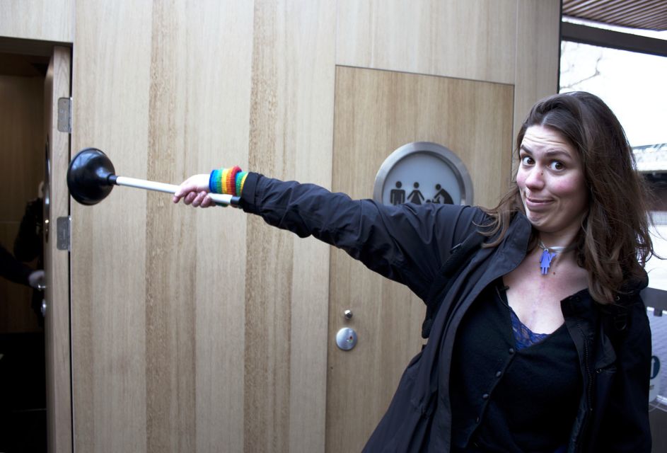 London: Guided Loo Tour - Starting at Waterloo Station, finding the plunger guide fast