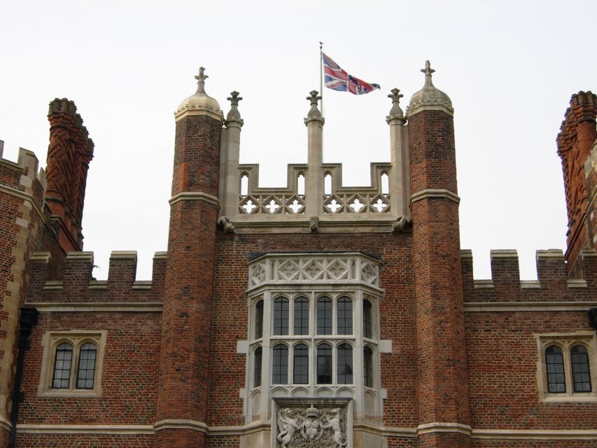 London: Hampton Court Private Guided Tour - Quick decision: should you book?