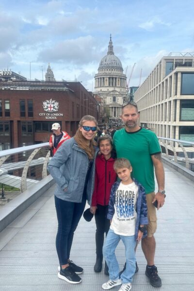 London: Harry Potter Black Cab Tour with Hotel Pick Up - Getting Picked Up and Rolling Through London in a Wheelchair-Friendly Cab