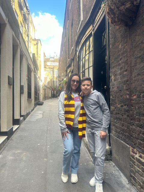 London: Harry Potter Black Cab Tour with Hotel Pick Up - House of Spells, Cecil Court, Goodwin’s Court, and Claremont Square Stops