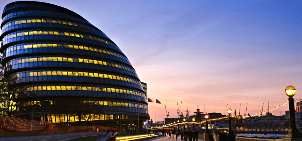 London: Harry Potter Movie Location Tour with an APP - Millennium Bridge: walking a film frame in real life