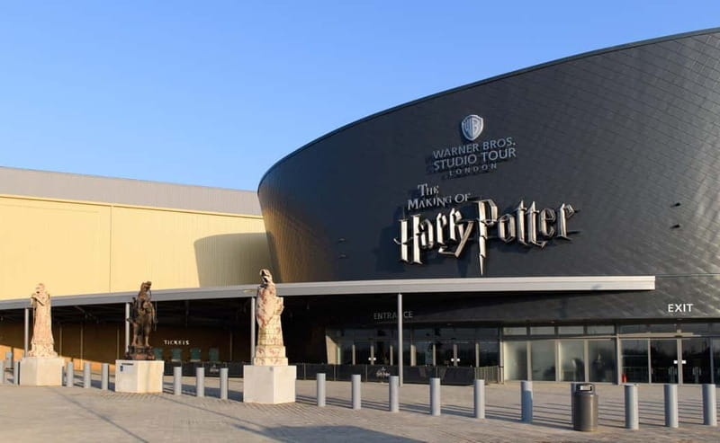 London: Harry Potter™ Studio Tour London & 4-Star Hotel Stay - Ticket Code to Hogwarts: Getting Into Warner Bros. Studio London