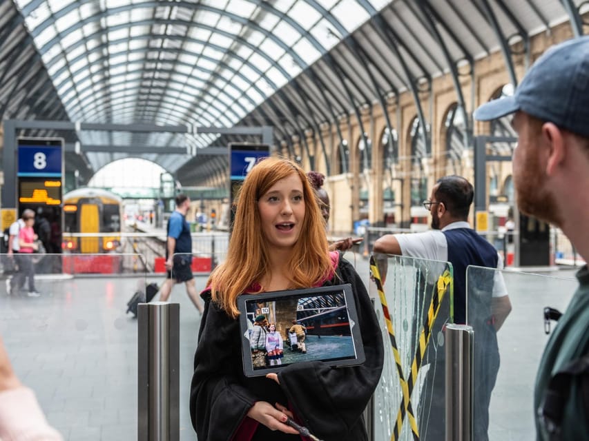 London: Harry Potter Tour & The London Dungeons Tour - From Platform 9 3/4 to the Parcel Yard stairs: the start matters
