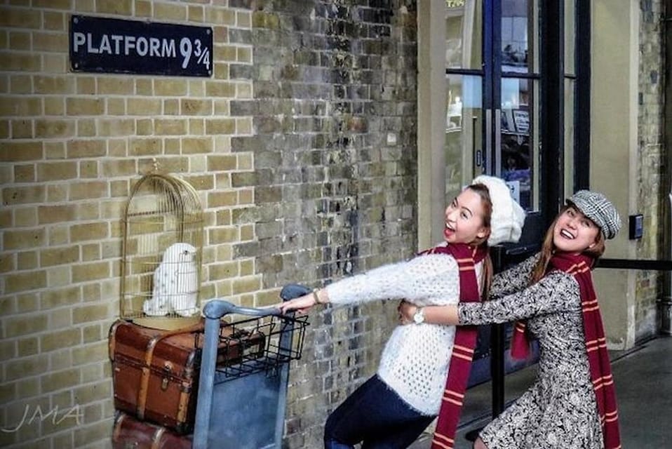London: Harry Potter Tour with Madame Tussauds Tickets - The wizarding film streets: Cecil Court, Goodwin’s Court, and Palace Theatre