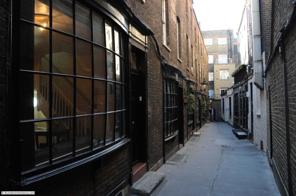 London: Harry Potter Walking Tour and River Thames Cruise - Guide Quality and Small-Group Format: What to Expect (and How to Protect Your Day)