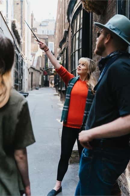 London: Harry Potter Walking Tour (& Bottle of Butterbeer) - St. Paul’s Cathedral: Newt meets Dumbledore and a staircase reference