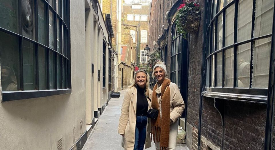 London: Harry Potter Walking Tour with Platform 9 3/4 - Leicester Square and Piccadilly Circus: where the magic meets theatre London