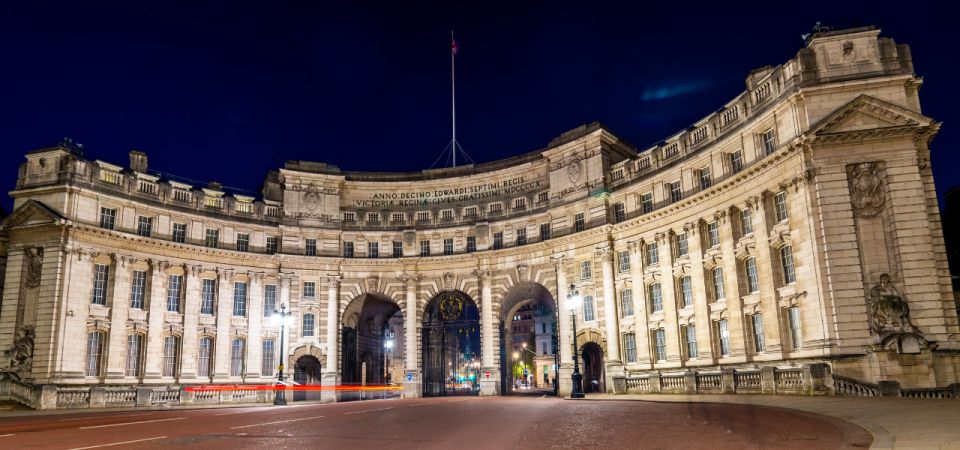 London: Historical Walking Tour in Westminster with an APP - Trafalgar memory, Admiralty Arch, and St James’s Park breathing room