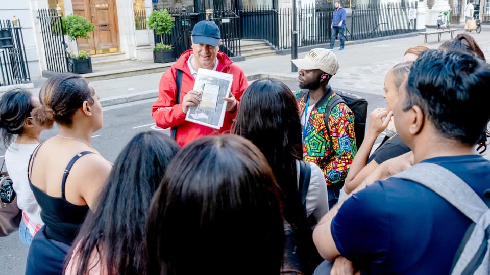 London: Hop-On Hop-Off Pass with Thames River Cruise 24 Hrs - Park & Palace loop: Hyde Park, Kensington Palace Gardens, Notting Hill