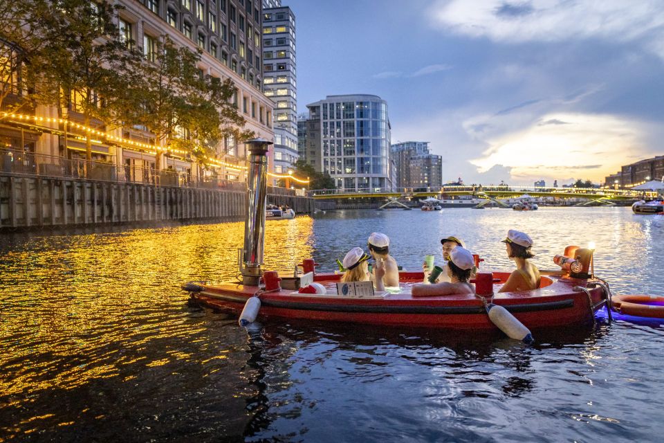 London: Hot Tub Boat Guided Historical Docklands Cruise - Who this docklands hot tub cruise is for