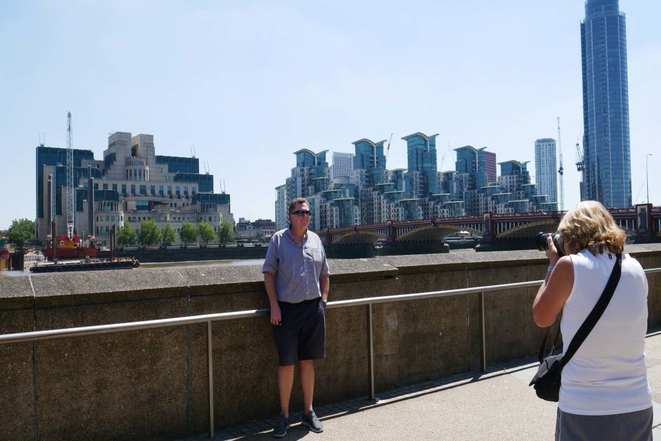 London: James Bond Filming Locations Bus Tour - The 3-hour format: how this London Bond tour actually feels