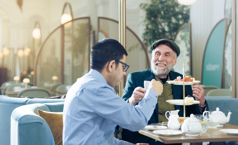 London: Kensington Palace Tour, Guard Change & Afternoon Tea - How the guide turns royal facts into a story you can remember