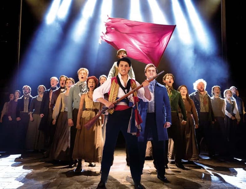 London: Les Misérables and 3-Course Meal & Sparkling Wine - One stop for dinner plus Les Mis in London’s West End