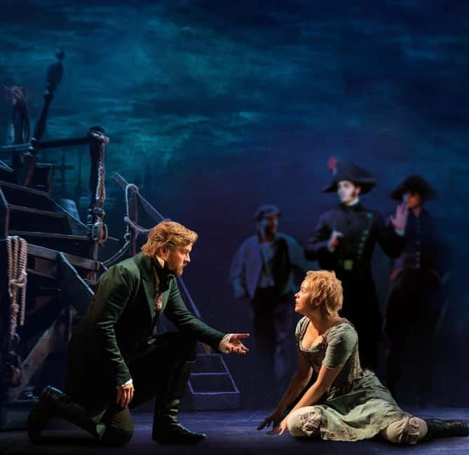 London: Les Misérables and 3-Course Meal & Sparkling Wine - Getting from the restaurant to the Sondheim Theatre