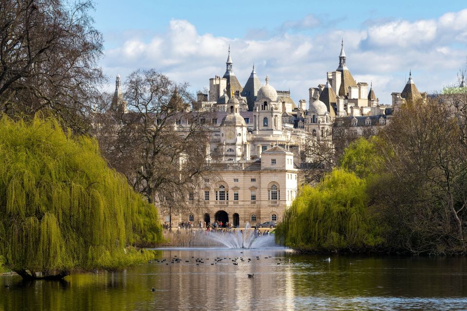 London Must-See 3 Hours Walking Tour - St James’s Park: the calm break between palaces and politics