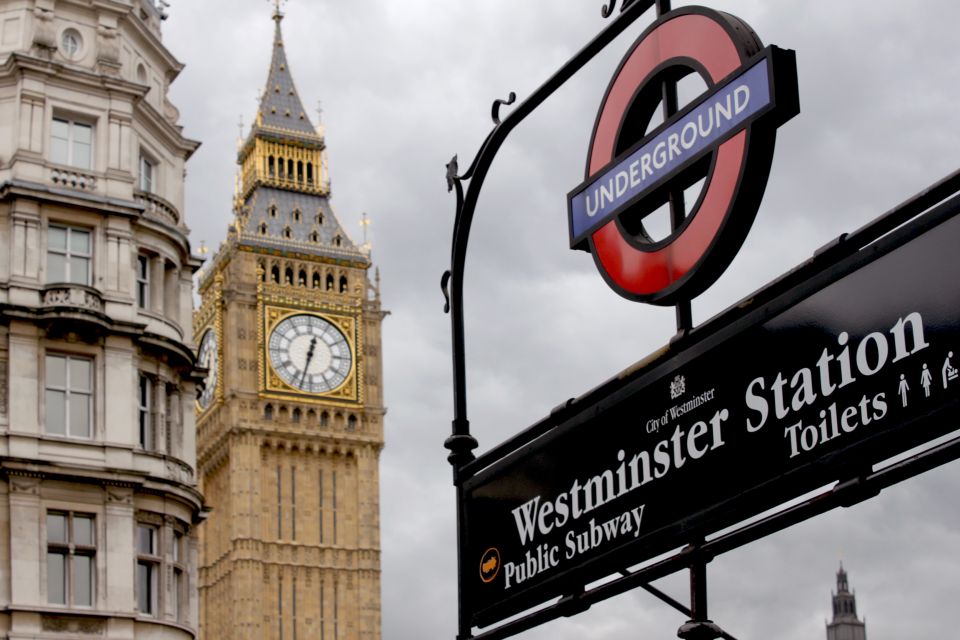 London Must-See 3 Hours Walking Tour - Westminster Abbey, Parliament, Big Ben, and 10 Downing Street: walking the power line