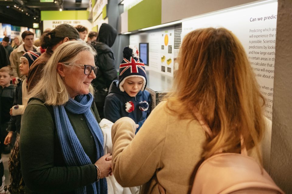 London: Natural History Museum Private Guided Family Tour - Beyond dinosaurs: exotic birds and deep-ocean creatures