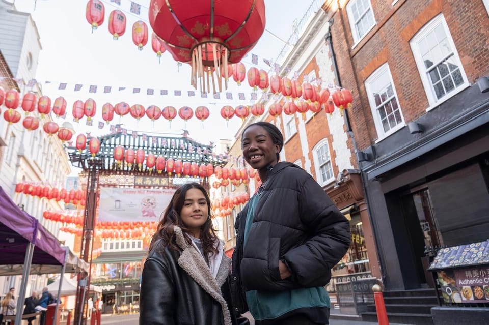 London: Notting Hill, Highlights & Markets Private Tour - Westminster Abbey, Big Ben, and Trafalgar Square’s Small Police Station