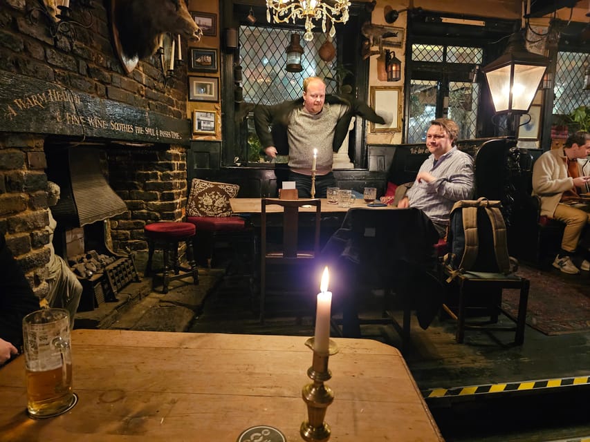 London: Pilgrims and Pirates Historical Pub Tour - Starting at Railway Avenue: How the Morning Gets You Oriented