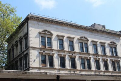 London: Private 3-Hour Sherlock Locations Tour by Black Taxi - Speedy’s Café and St. Bart’s Hospital: why weekday timing matters