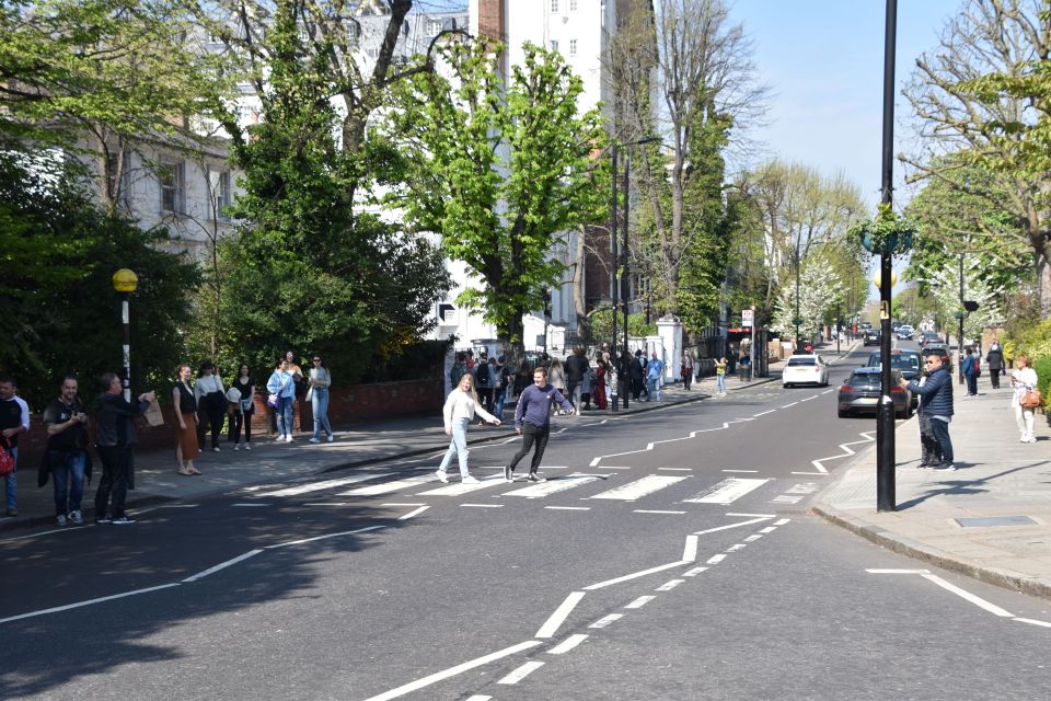 London: Private Beatles Taxi Tour - Why this Beatles taxi tour works in London