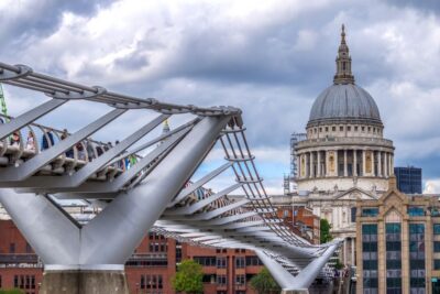 London: Private City Kickstart Walking Tour - London Bridge, Borough Market, and a ship-shaped detour