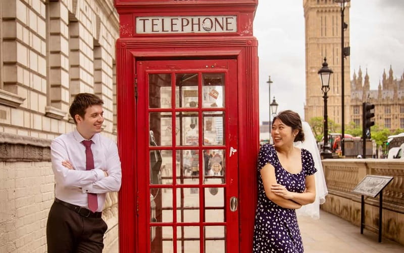 London: Private Couples Photography Session with Landmarks - 15 vs 30 photos: choosing the package that fits your pace