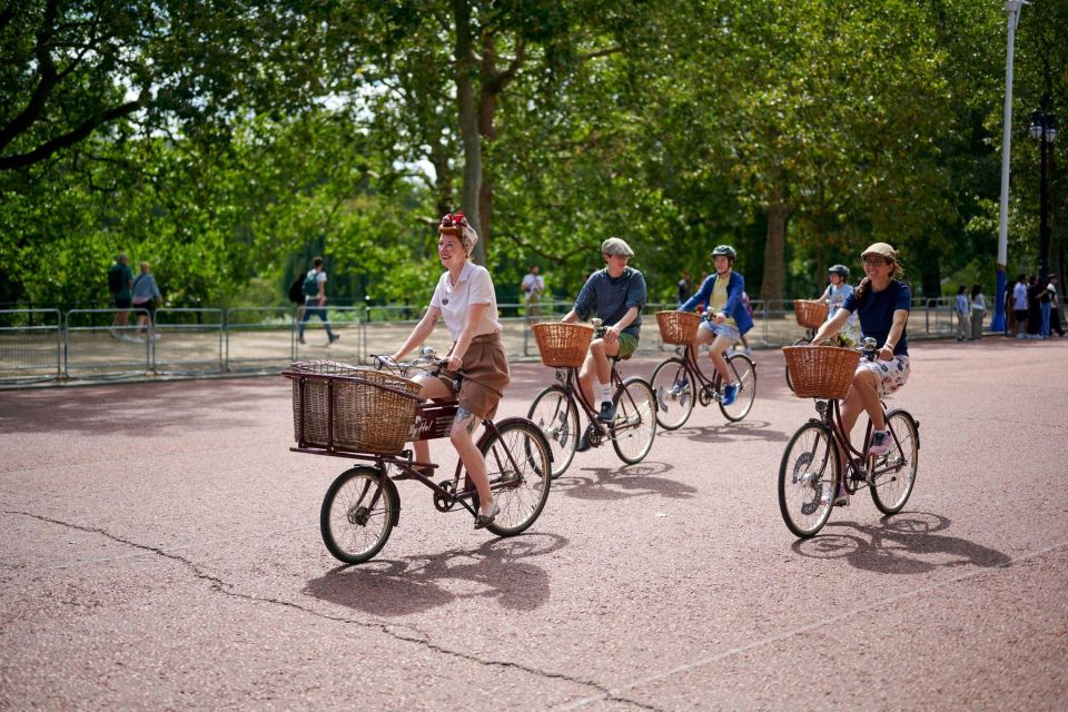 London: Private Family Guided Bike Tour with Childseats - Iconic London sights, without the grind