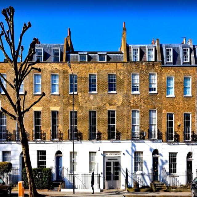 London Private Jewish History, Synagogues and Holocaust Tour - Meeting at Tower Hill: Start Where the Stories Cut In