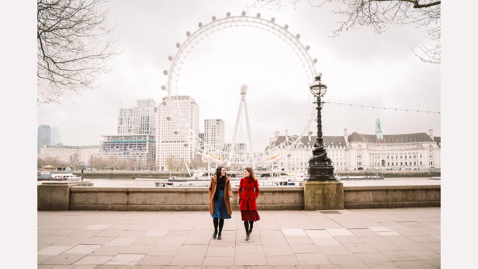 London: Private Photography with Professional Photographer - Tower Bridge route for quick iconic angles