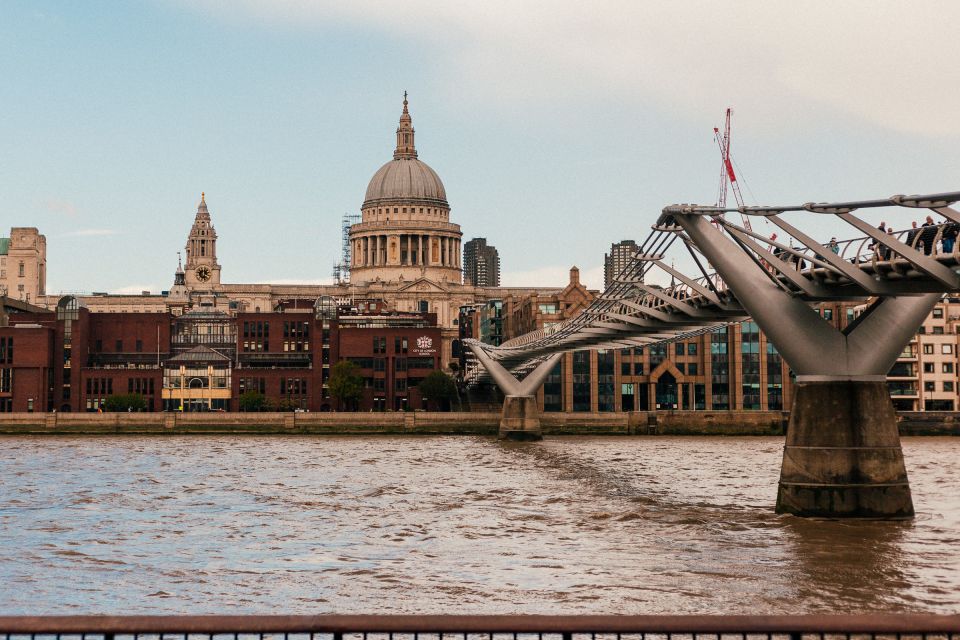 London: Private Tour with Locals – Highlights & Hidden Gems - Borough Market with an actual reason to linger
