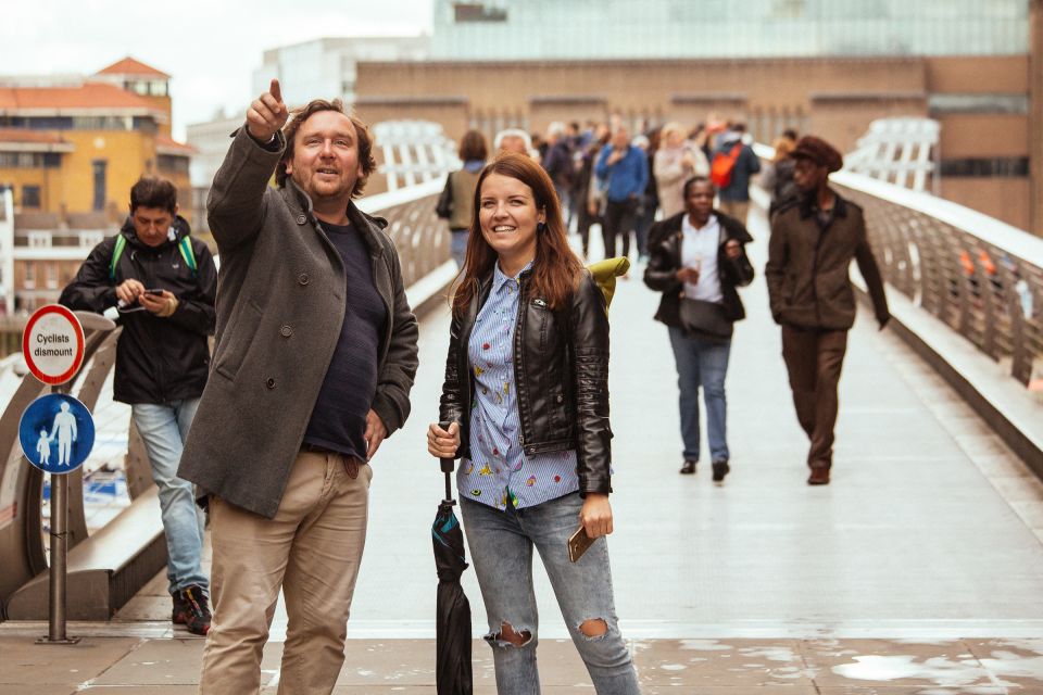 London: Private Tour with Locals – Highlights & Hidden Gems - Hidden side streets and local secrets—without pretending London is small