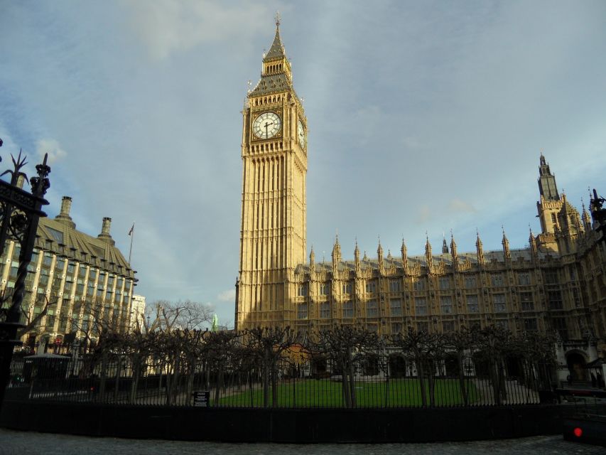 London: Private Walking Sightseeing Tour - Hotel Pickup at 10:00 Sets the Tone for the Whole Day