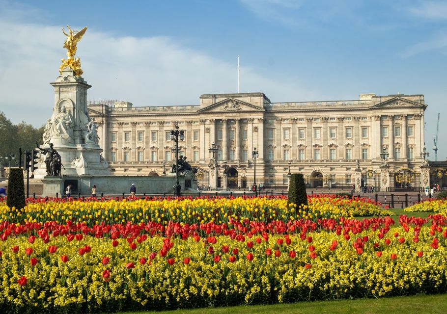 London: Private Walking Tour in Spanish - City-meets-river stops: Tate Modern, St Paul’s, and Clink Prison Museum