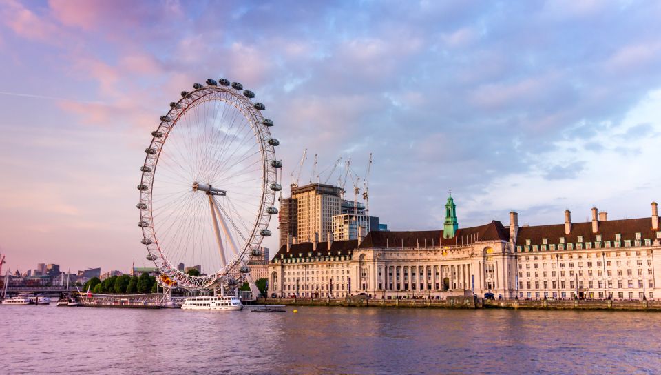 London: Private Walking Tour in Spanish - From Piccadilly Circus to Buckingham Palace: the classic London start