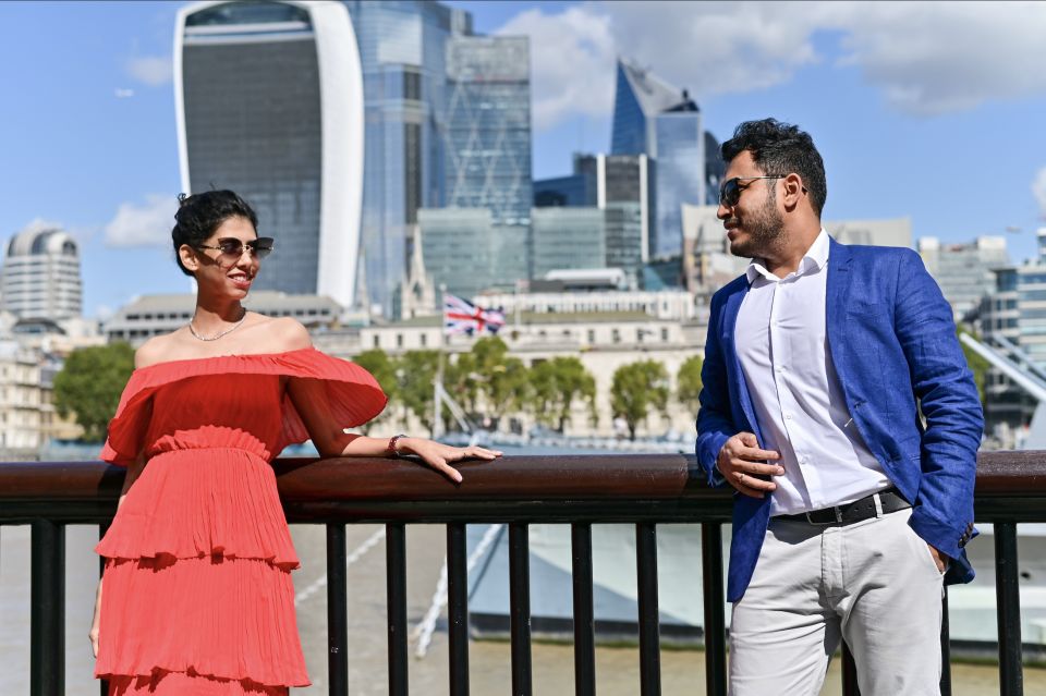 London: Professional Private Photoshoot and Edited Photos - Price Breakdown: Is $262.66 Worth It for a Group of Up to 6?