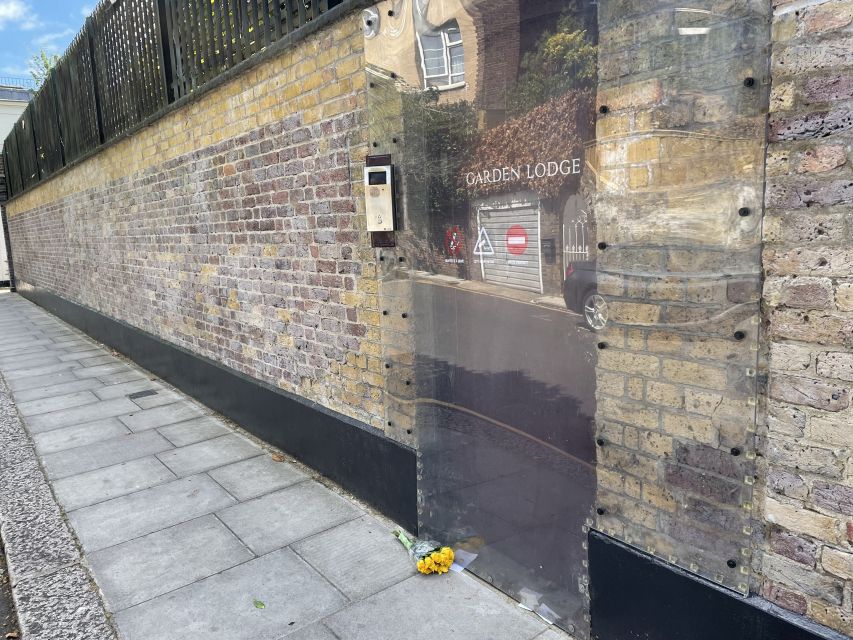 London: "Queen" Highlights Walking Tour - Who should book this Queen highlights walk