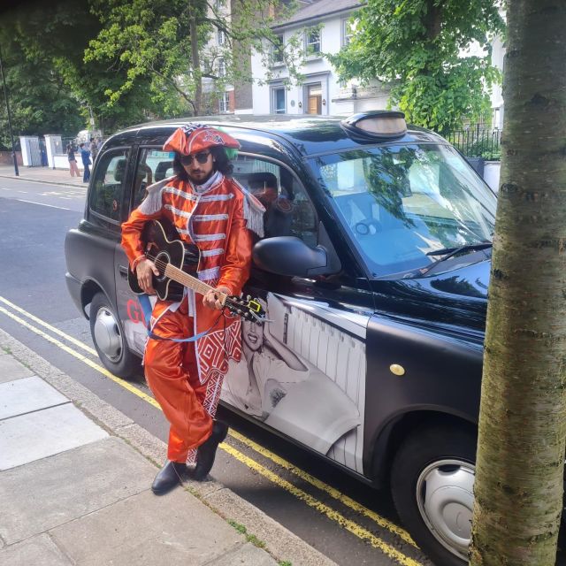 London: Rock N Roll Beatles Private Black Cab Tour - Abbey Road Studios and the Zebra Crossing Photo Moment