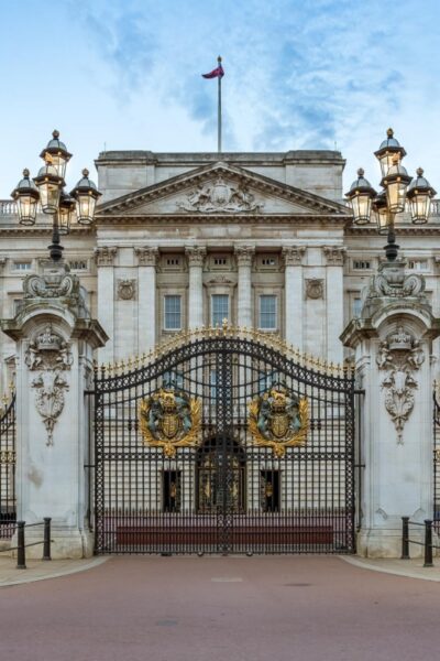 London Royal Tour - Buckingham Palace Entry - 12 guests 2,5h - Wellington Arch and Constitution Hill: the view that sets up your whole visit