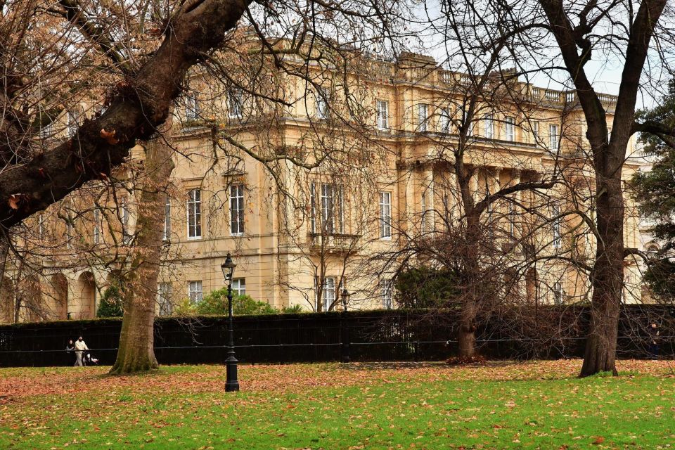 London Royal Tour - Buckingham Palace Entry - 12 guests 2,5h - Should you book it?