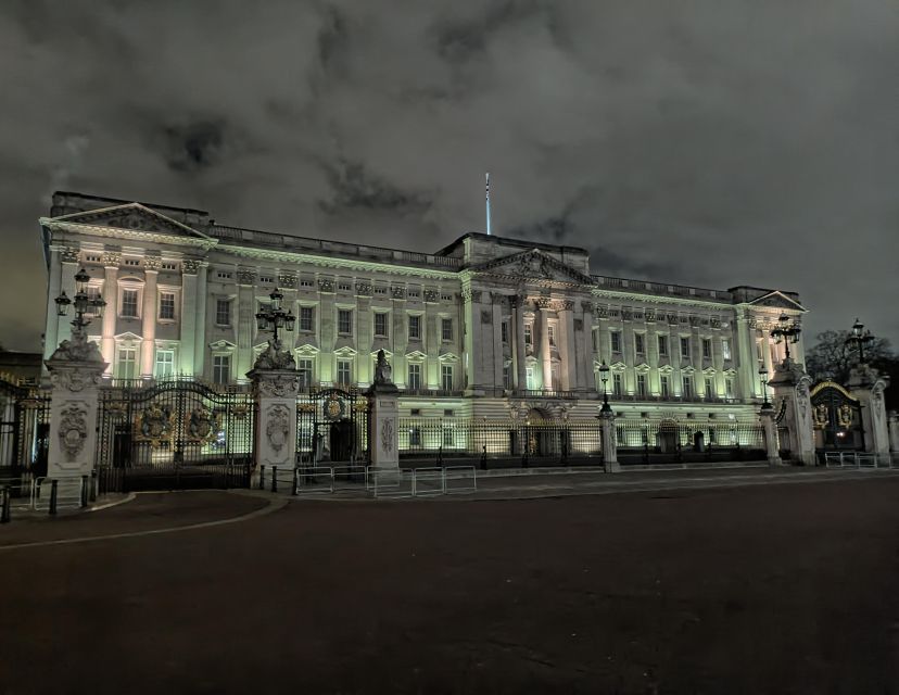 London : Royal Westminster By Night Walking Tour - Why Westminster at night feels smarter than daytime