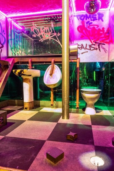 London: Shoreditch Junkyard Golf Tickets for 9 or 18 Holes - 9 holes or 18 holes: how to plan your time
