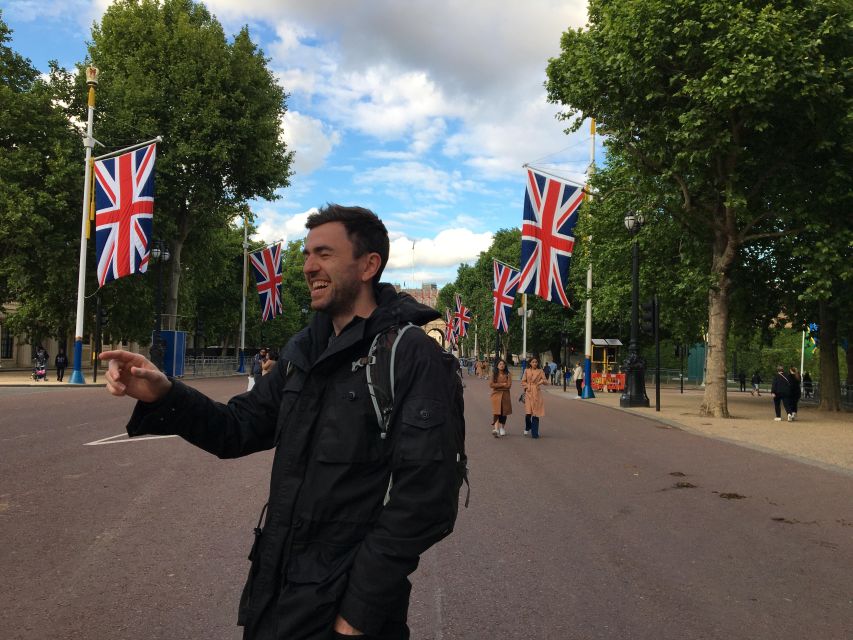 London: Sightseeing Tour - in clear, slow English - Westminster Abbey area and the final stretch to Parliament Square