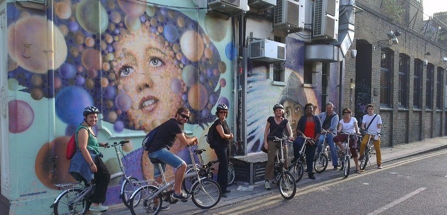 London: Street Art Bike Tour - Brick Lane: the first photo stop where everything clicks