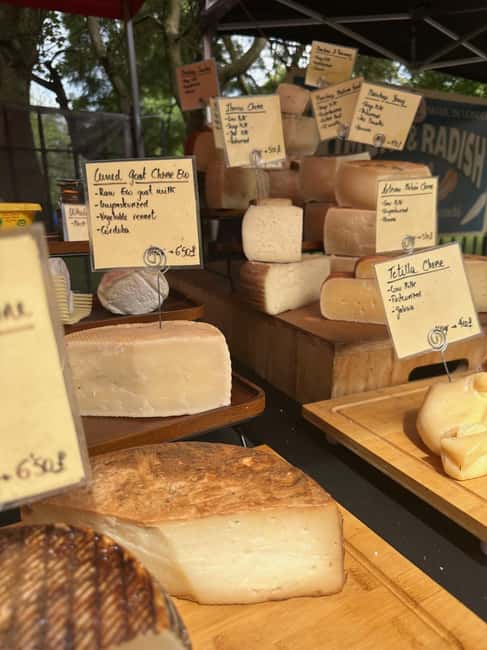 London: Sunday Markets Guided Walking Tour - Broadway Market: a friendly launch into Sunday browsing