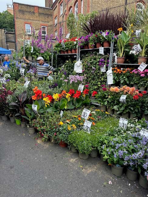 London: Sunday Markets Guided Walking Tour - Columbia Road Flower Market and Hackney City Farm as a pacing reset