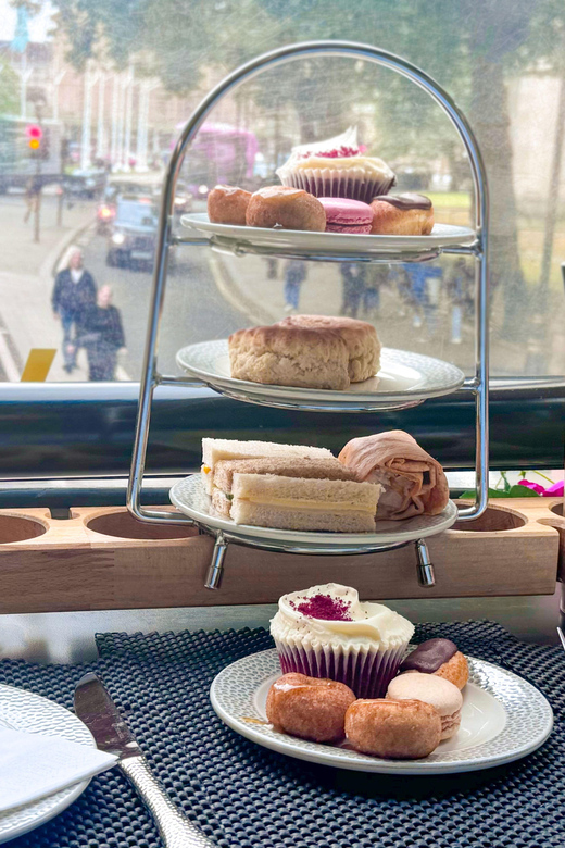 London: Taylor Swift-Inspired Afternoon Tea Bus Tour - Afternoon tea on board: what you actually get to eat