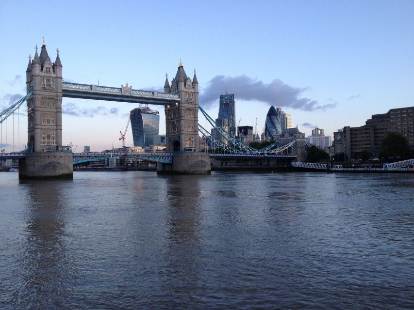 London: Thames Cruise to Greenwich with Private Guide - Private guide value: languages, storytelling, and the risk of noise