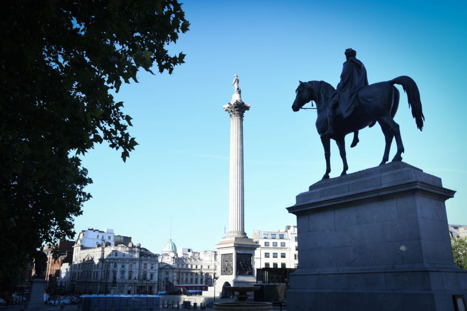 London: The London Top Sights Tour. Kids Free! - Clarence House, Trafalgar Square, and Parliament Square: the power corridor on foot